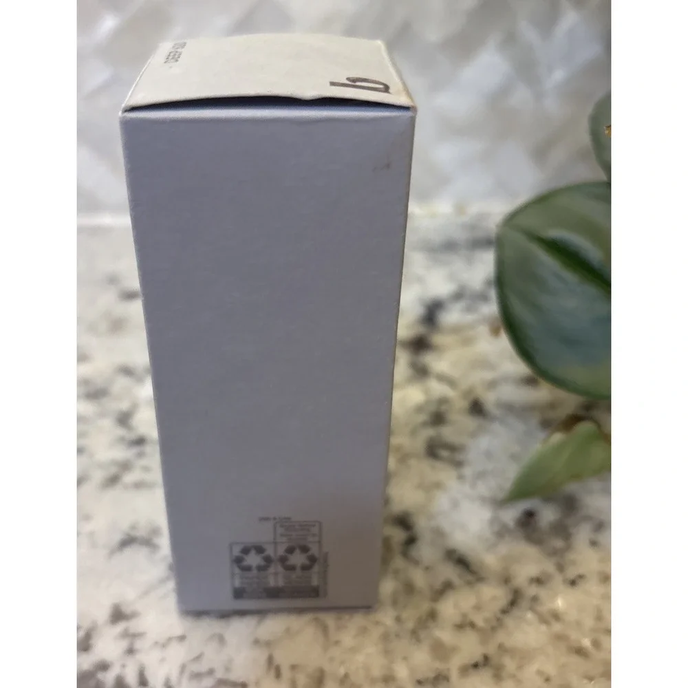 BEAUTYCOUNTER Skin Twin Featherweight Foundation 1 Fl Oz Deep 620‎